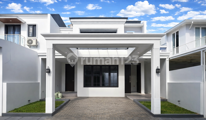 Rumah Baru American Style Halaman Luas Dekat Tol