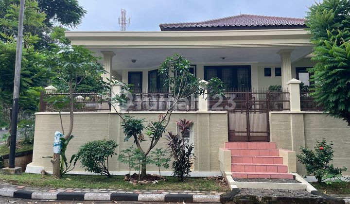 Cinere Mas Villa, Single-Story House Facing Garden, Spacious Land, Open Layout 1