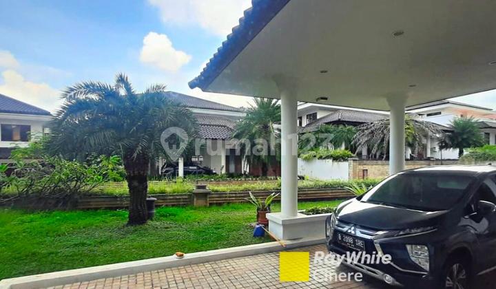 Luxury House in Pejaten with Swimming Pool Facility, Great Location