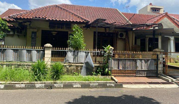 Rumah Hoek Lingkungan Tenang di Karawaci Strategis Elit Taman Luas  2