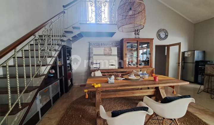 Rumah Posisi Hoek di Cinere Ada Taman Depan Best Price  2