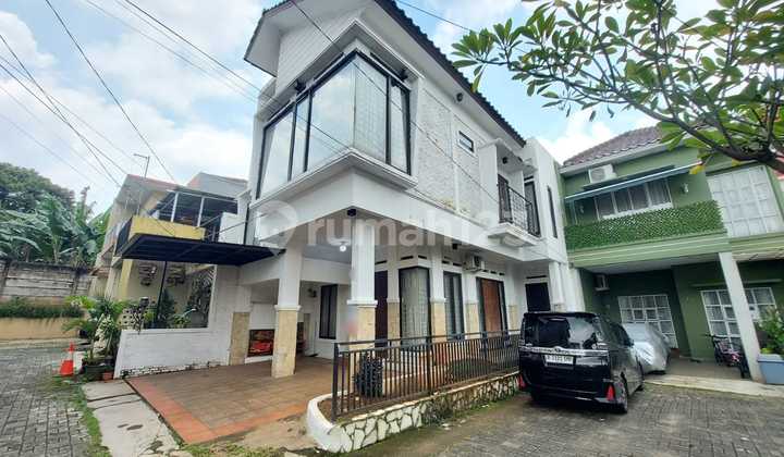 Rumah Dalam Townhouse di Cinere Layout Lapang Harga Murah