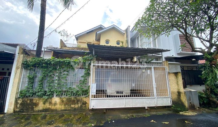 Rumah Dalam Komplek Lebak Bulus Selangkah ke MRT