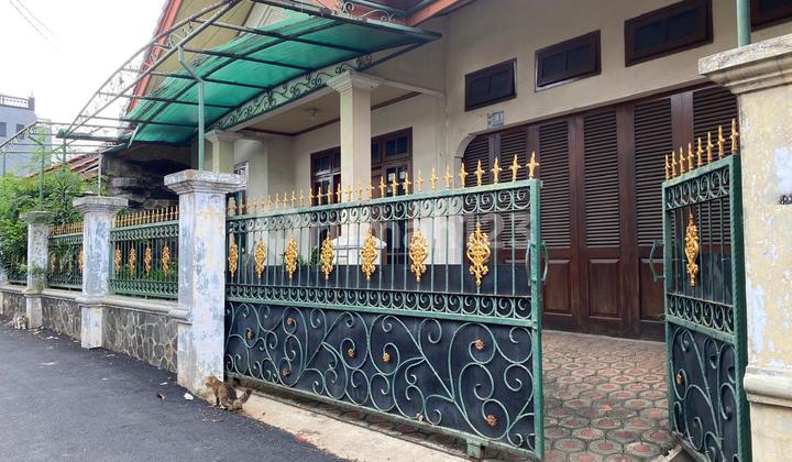 Rumah Harga Murah di Ciracas Luas 230 M2 Lokasi Strategis