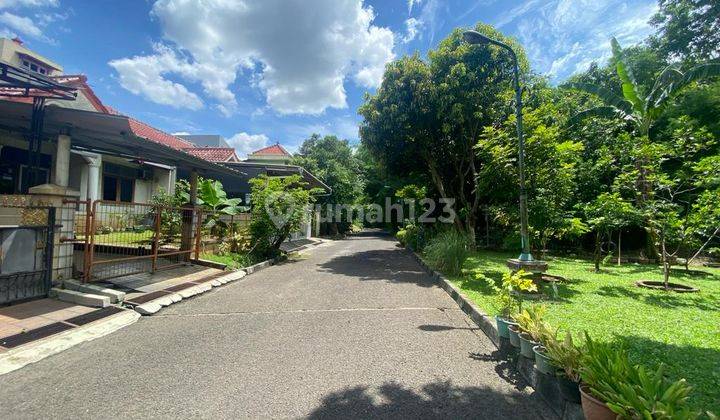 Rumah Hoek Lingkungan Tenang di Karawaci Strategis Elit Taman Luas  2