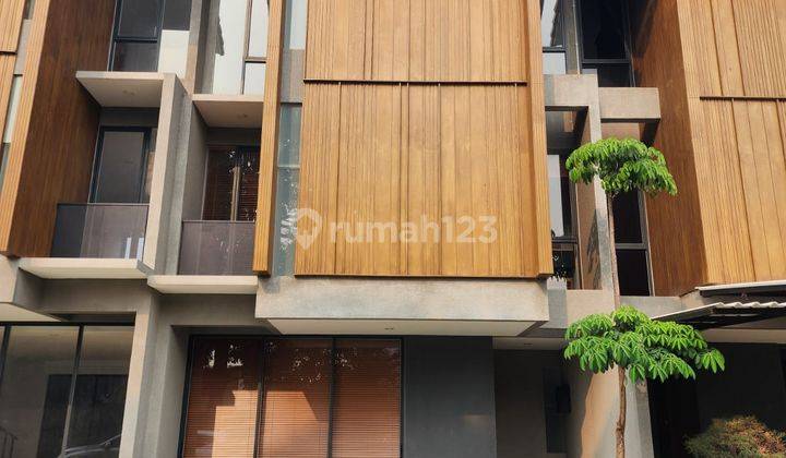 Rumah Minimalis Modern Dengan Rooftop di Pondok Pinang 1