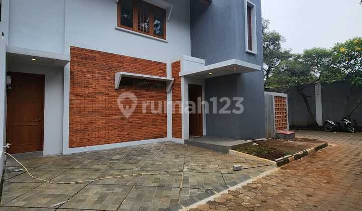 Rumah Baru Modern Super Nyaman dalam Cluster di Jagakarsa – Jakarta Selatan