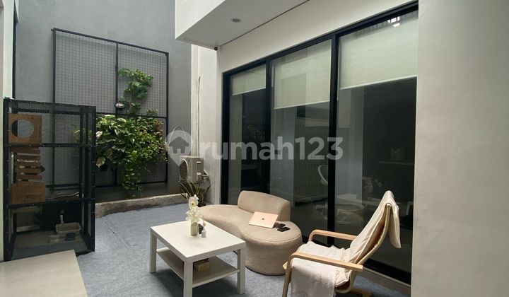 Rumah Minimalis Modern di Pondok Labu - Fully Furnished & Siap Huni Rumah Minimalis Modern di Pondok Labu - Fully Furnished & Siap Huni