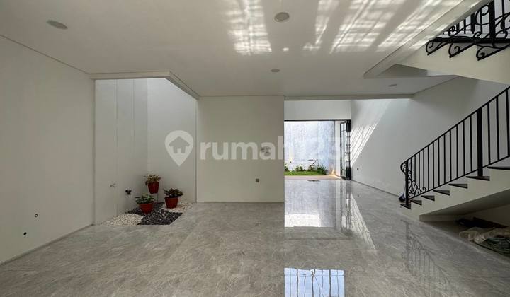 Rumah American Style di Cinere Megapolitan – Elegan, Nyaman, dan Strategis 2