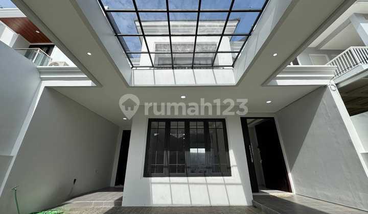 Rumah American Style di Cinere Megapolitan – Elegan, Nyaman, dan Strategis Rumah American Style di Cinere Megapolitan – Elegan, Nyaman, dan Strategis