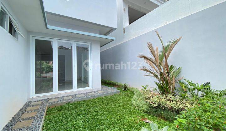 Rumah Baru Modern Minimalis Dengan Balkon & Taman di Cinere 2