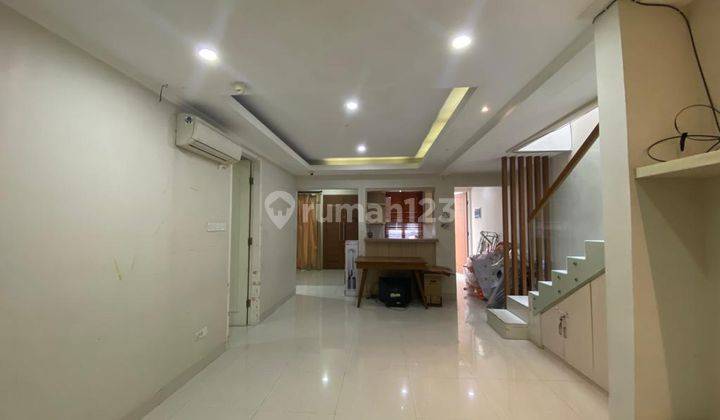 Rumah Modern Minimalis Dalam Komplek Di Lebak Bulus 2