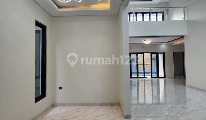 Modern House with Pool, Just 5 Minutes to Pondok Indah. 2