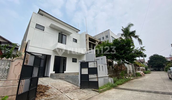 Rumah Modern Minimalis di Mega Cinere Rumah Modern Minimalis di Mega Cinere