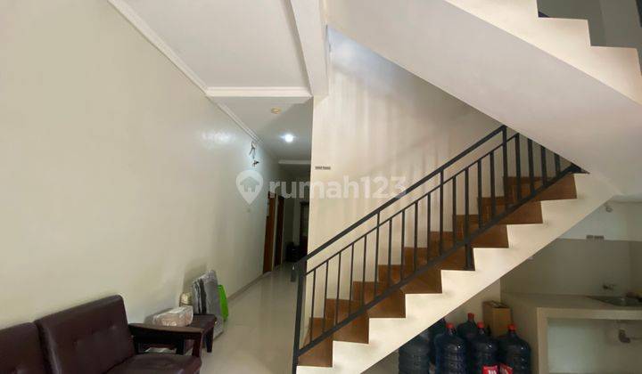 Kost harga menarik di Jatinegara, lokasi strategis  2