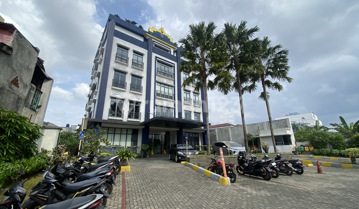 Gedung Perkantoran Lebak Bulus