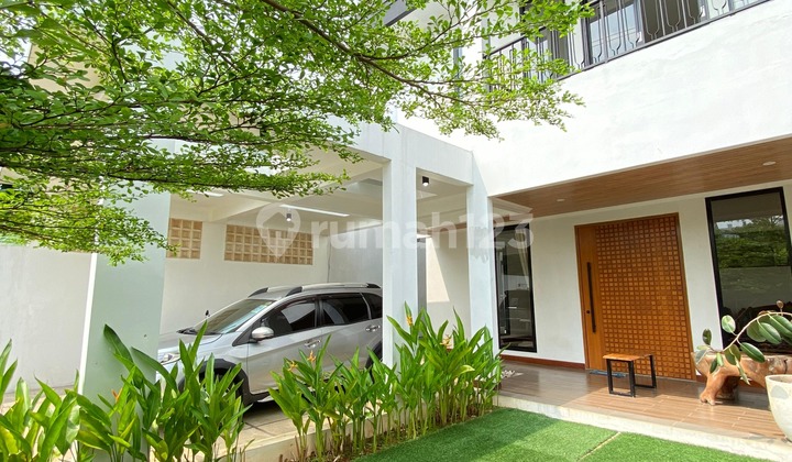Modern New House with Swimming Pool in Puri Cinere 2