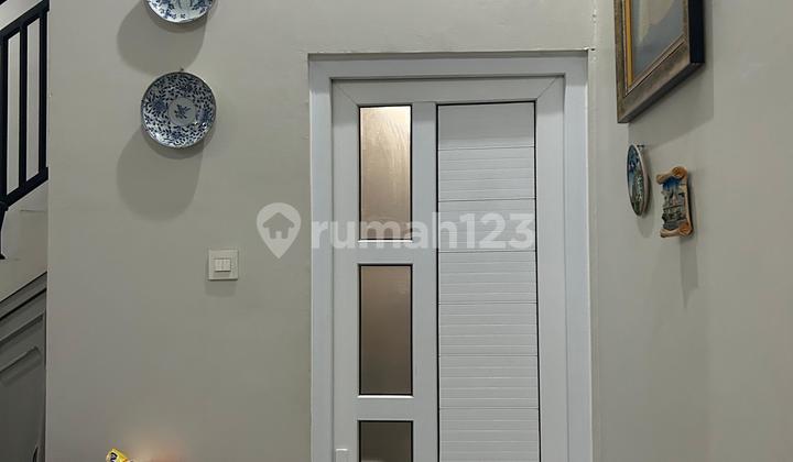 2-Story Residence in a Complex Near Limo Toll Access 2