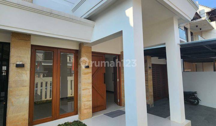 Rumah Modern 2 Lantai di Pondok Indah 2