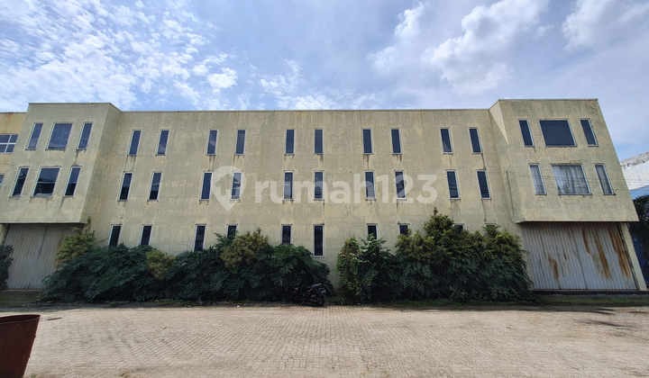 Gedung 3 Lantai di Gaplek Dekat Akses Tol Pamulang