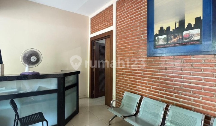 Ruko 3,5 Lantai Strategis di Lebak Bulus – Cocok untuk Usaha & Kantor