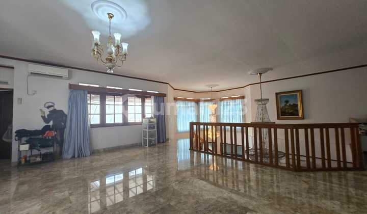 Rumah Luas di Komplek Villa Delima