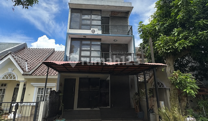 Rumah 3 Lantai Dalam Komplek di Pondok Cabe