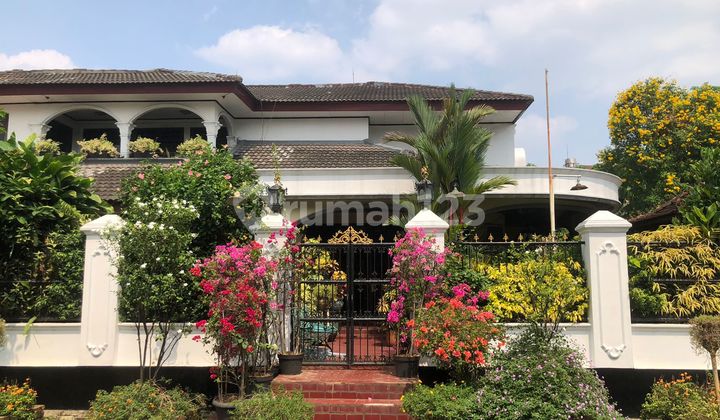 Rumah Luas dan Terawat 2 Lantai di Cinere