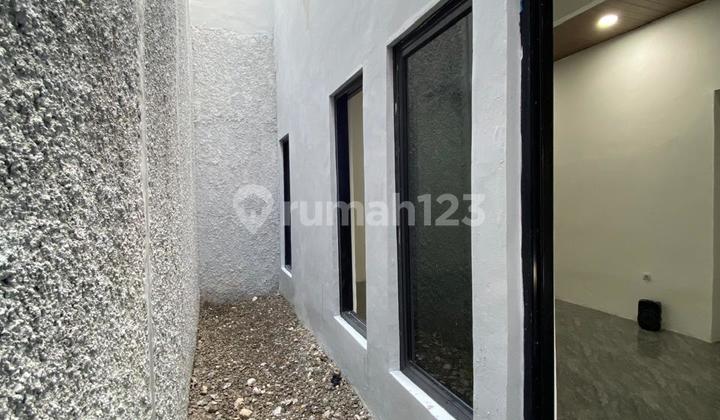 New 2-story house in Mega Cinere. 2