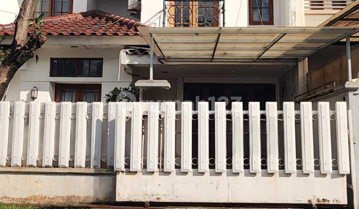 Rumah 2 Lantai di Pondok Indah, Jakarta Selatan