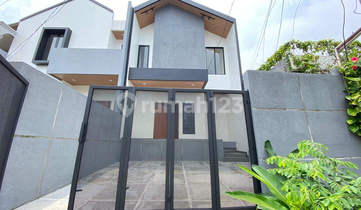 Brand New Rumah 2 Lantai Ada Taman di Dalam Rumah di Cinere