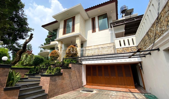 Rumah Mewah di Villa Cinere Mas 2,5 Lantai Ada Swimming Pool