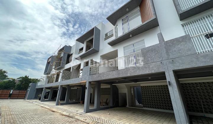 Rumah 3 Lantai Japanese Style Lokasi Terdepan di Cinere Siap Huni 2
