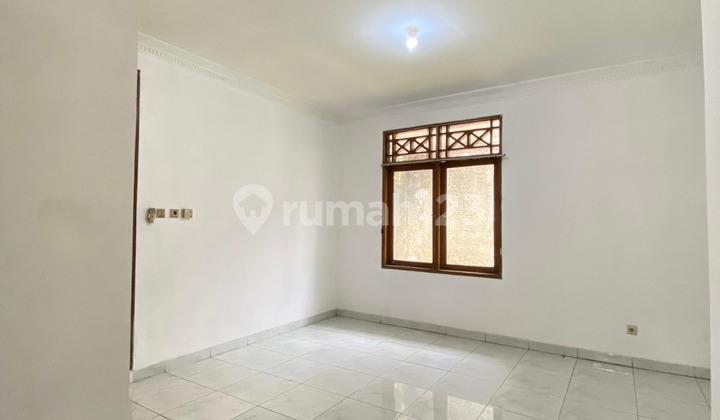 Modern House in Cinere Complex with a Spacious Layout, Ready to Occupy 2