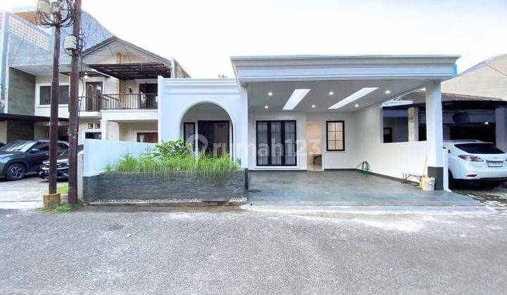 Sewa Rumah Mewah 1,5 Lantai di Lebak Bulus Hadap Selatan Dekat MRT 1