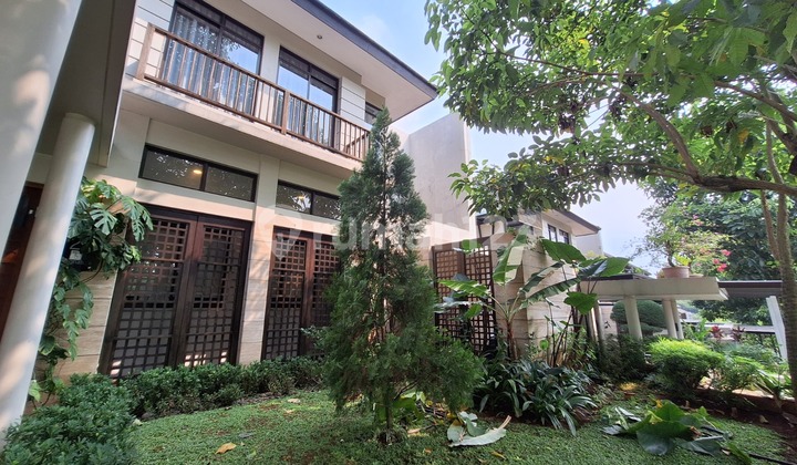 Rumah Modern di Serenia Hills Furnished Layout Lapang Siap Huni