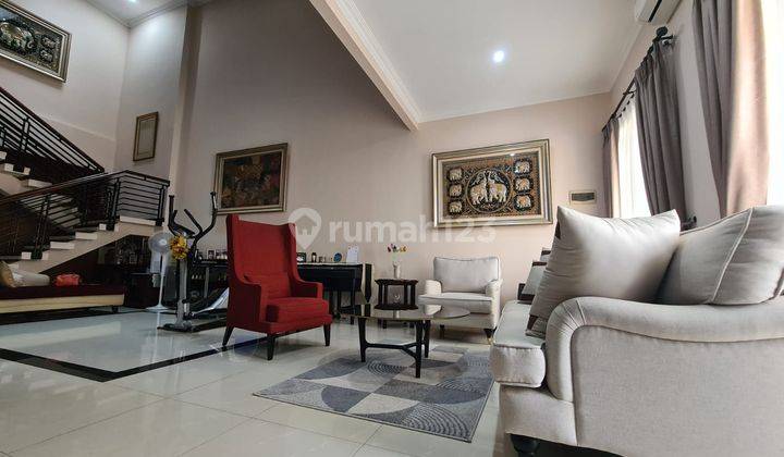 Rumah Bergaya Modern 10 menit ke Sudirman 1