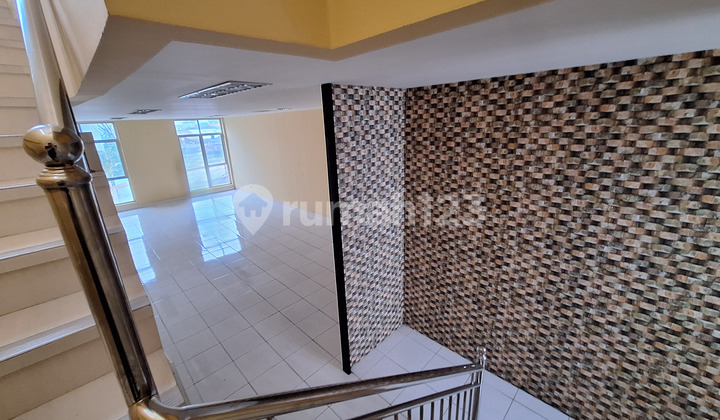 Ready-to-Use Shop House, Strategic Location, Kelapa Dua, Depok 2
