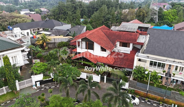 Villa Pribadi di Tengah Kota! Rumah Mewah Luas 1033m² di Villa Cinere Mas – ada Basement, dan 6 Kamar Tidur!