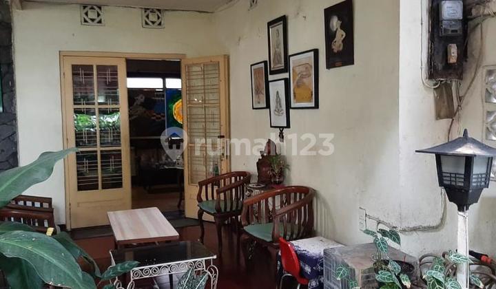 Rumah Lama Butuh Renovasi Dekat Area Bisnis di Radio Dalam 2