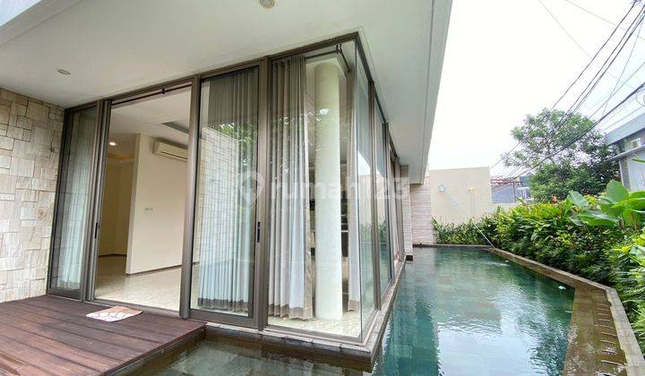 Rumah Modern Tropical Siap Huni di Lebak Bulus 1