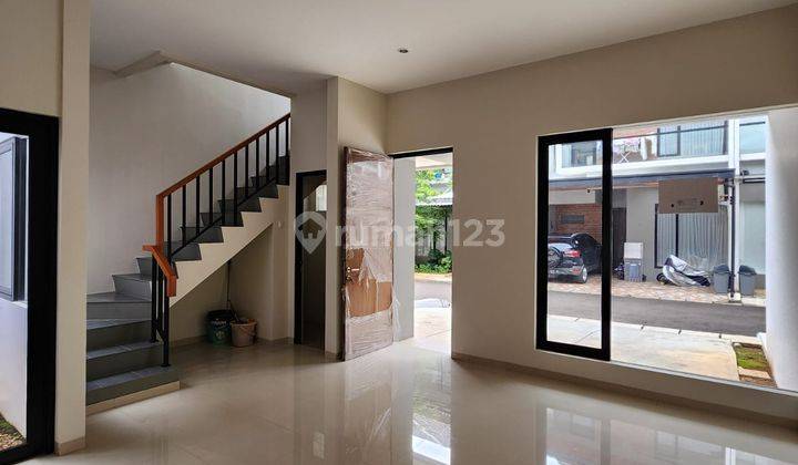 Rumah Baru Modern Minimalis 2 Lantai Dalam Komplek di Kebagusan 2