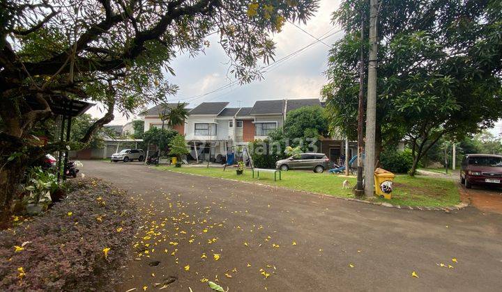 Rumah 2 Lantai Terawat Siap Huni Dalam Komplek di Cirendeu 2