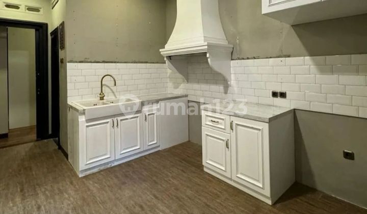 Rumah 2 Lantai Desain Modern dalam Komplek Terdepan di Cinere 2