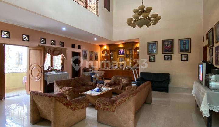 Old Building House Needs Renovation in the Front Complex in Cinere.