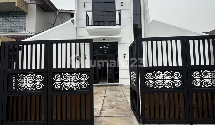 Brand New Rumah Minimalis Modern Dalam Komplek Besar di Cinere Dekat Tol Desari