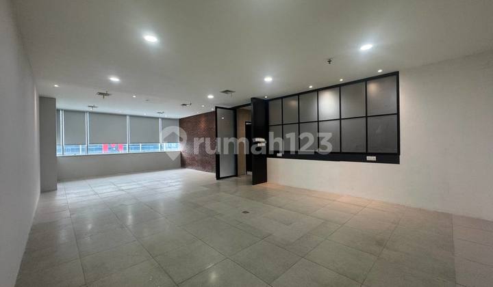 Office Space Strategis di Kebayoran Baru Siap Pakai di Lokasi Premium Office Space Strategis di Kebayoran Baru Siap Pakai di Lokasi Premium