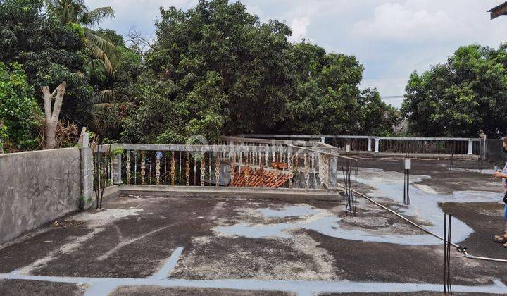Rumah Halaman Luas Garasi Carport Luas Lokasi Bagus Di Ciledug 8