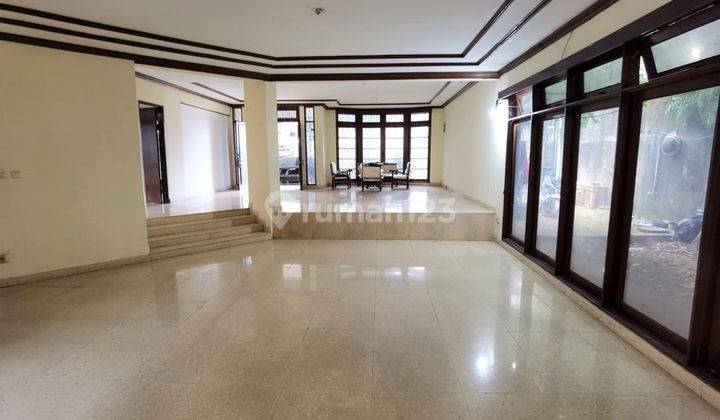 Rumah Halaman Luas Garasi Carport Luas Lokasi Bagus Di Ciledug 7
