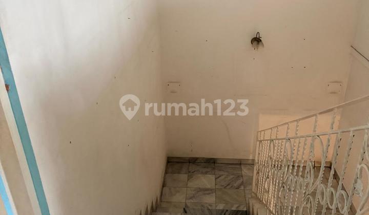 Rumah Luas Dalam Komplek Asri Lingkungan Tenang di Cirendeu 2